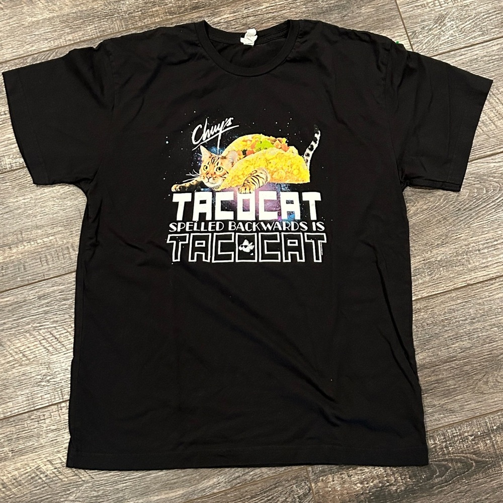 Chuy’s Tacocat shirt sz L